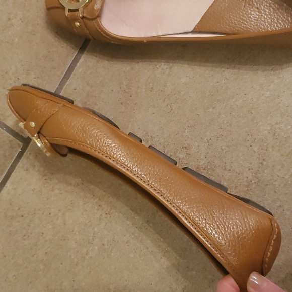 Michael Kors leather shoes - Picture 2 of 3